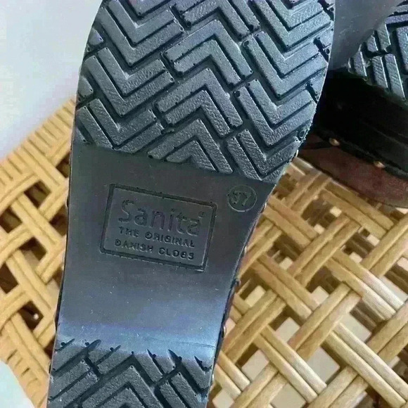 Sanita Clogs with Scandinavian embellishments - Picture 5 of 7